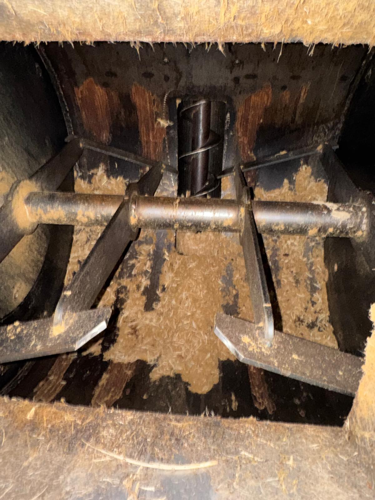 Inside the process chamber — Mixing components move material continuously through the heated chamber